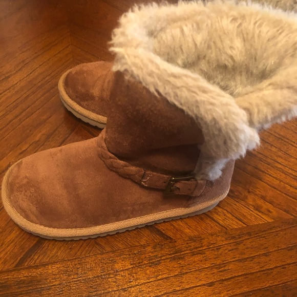 Boots - Picture 2 of 4